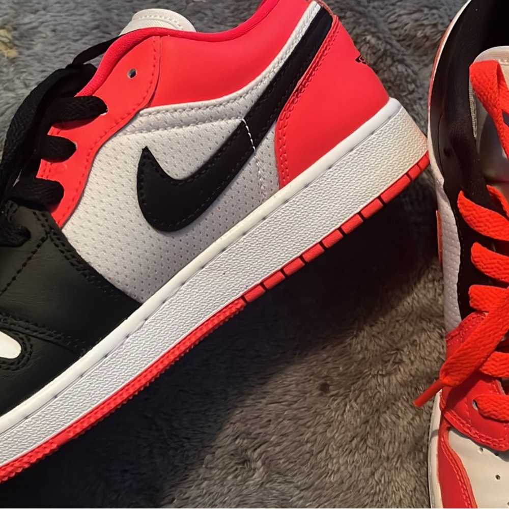 Jordan Air Jordan 1 Low SE HAA
Boys' Grade School